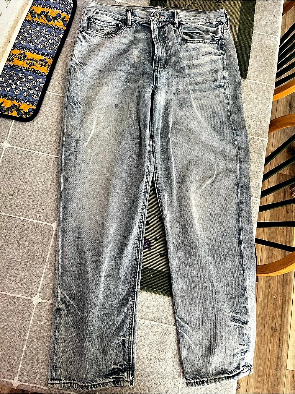 American Eagle Outfitters AE '90s Boyfriend Jean Pride embroidery on back pocket